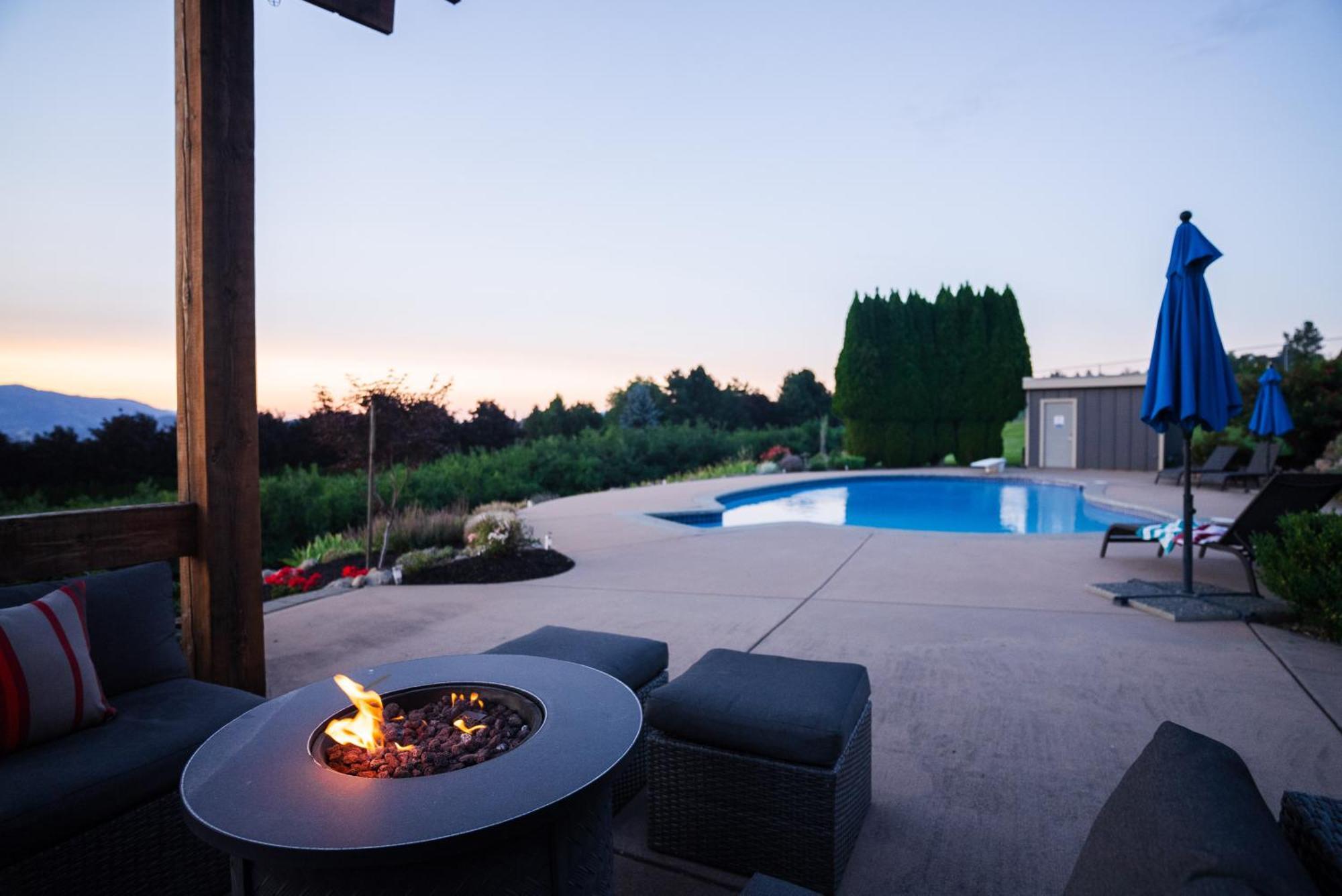 Villa Crawford View Kelowna Exterior foto